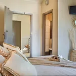 Otel Captain's House 2*